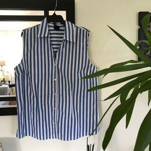 Women’s sleeveless button up shirt